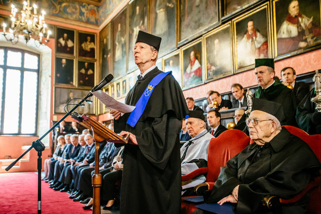 ANGOS tłumaczył symultanicznie na UJ 12.05.2015