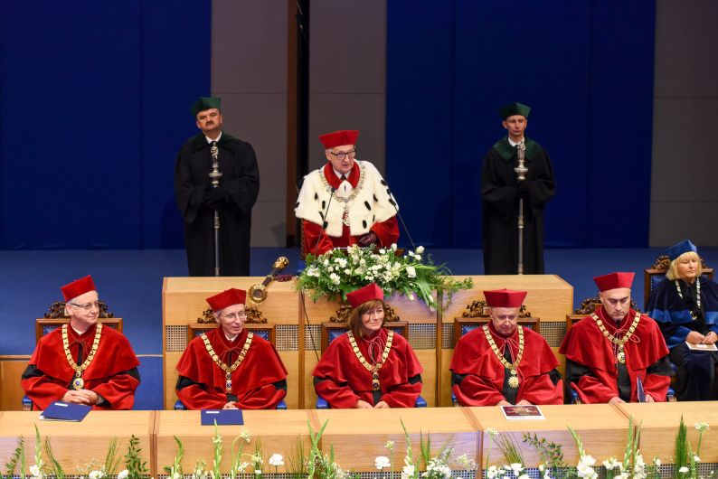 Tłumaczenia symultaniczne w j. angielskim podczas Inauguracji roku akademickiego na Uniwersytecie Jagiellońskim ANGOS