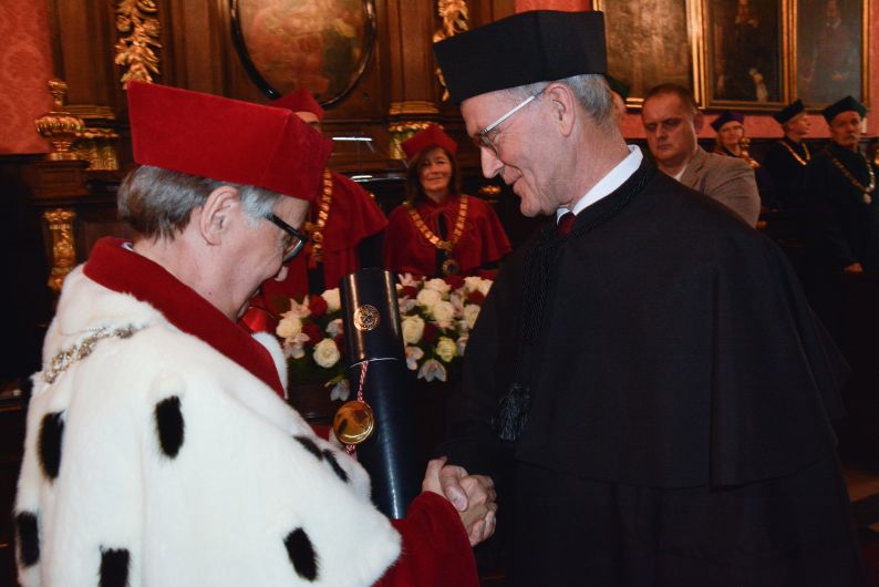 Nico van Straalen uhonorowany doktoratem honoris causa UJ