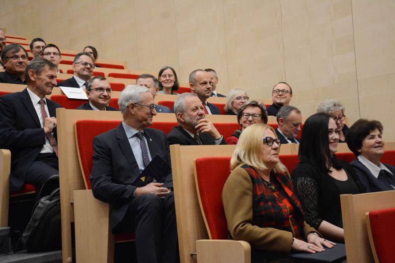 Szkoły Doktorskie ANGOS Tłumaczenia Kraków