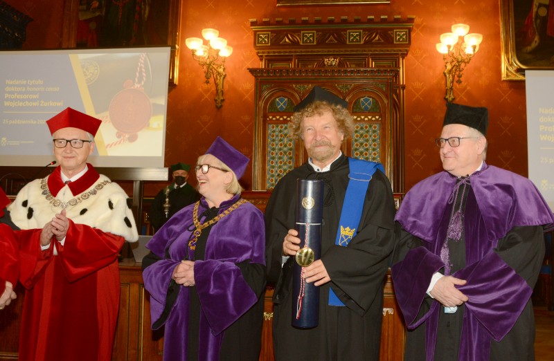 Profesor Wojciech Żurek doktorem honoris causa Uniwersytetu Jagiellońskiego Tłumaczenia ANGOS