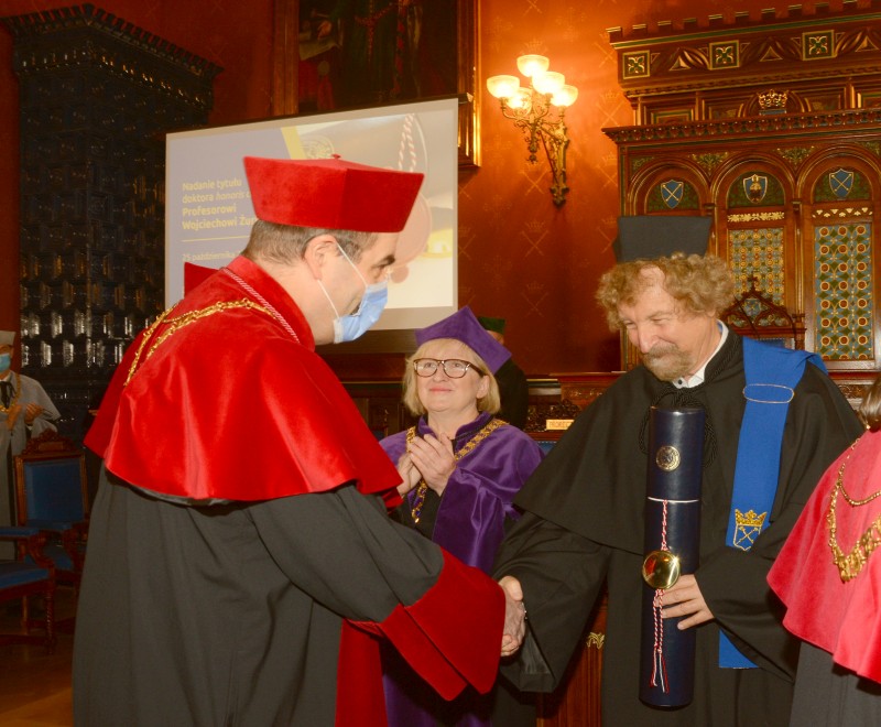 Profesor Wojciech Żurek doktorem honoris causa Uniwersytetu Jagiellońskiego Tłumaczenia ANGOS