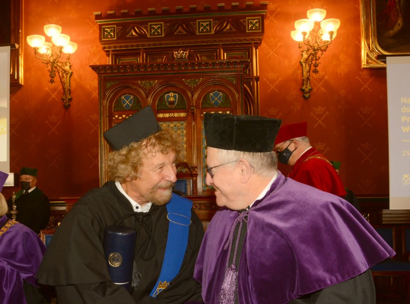 Profesor Wojciech Żurek doktorem honoris causa Uniwersytetu Jagiellońskiego Tłumaczenia ANGOS