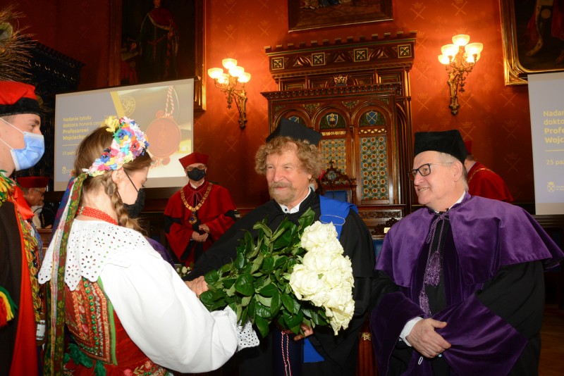 Profesor Wojciech Żurek doktorem honoris causa Uniwersytetu Jagiellońskiego Tłumaczenia ANGOS