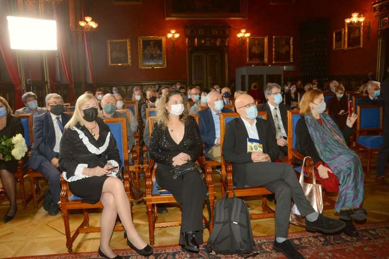 Profesor Wojciech Żurek doktorem honoris causa Uniwersytetu Jagiellońskiego Tłumaczenia ANGOS