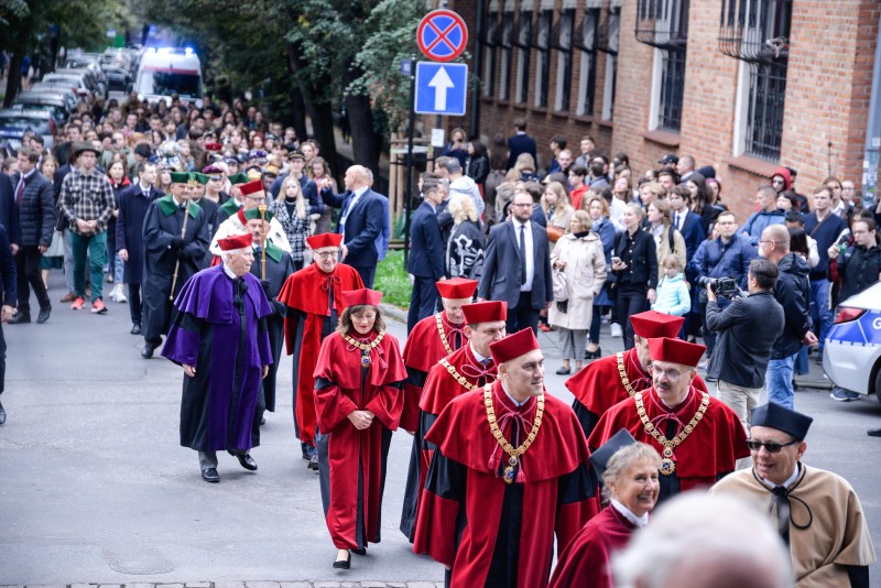 Tłumaczenia symultaniczne podczas inauguracji 660. roku akademickiego na Uniwersytecie Jagiellońskim